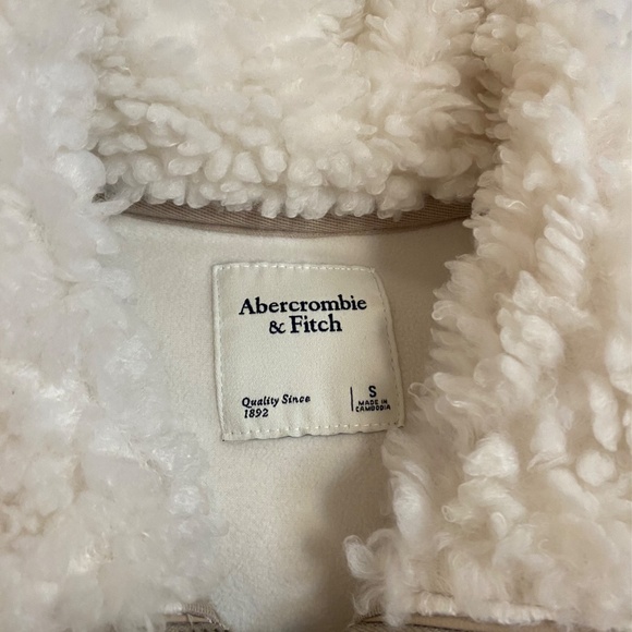 Abercrombie & Fitch Cream Taupe Colorblock Zip Up Sherpa Jacket - Picture 8 of 14
